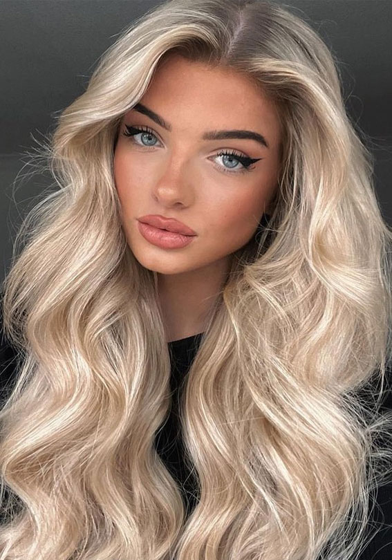 57 Cute Hair Colours and Hairstyles : Fizzy Champagne Blonde