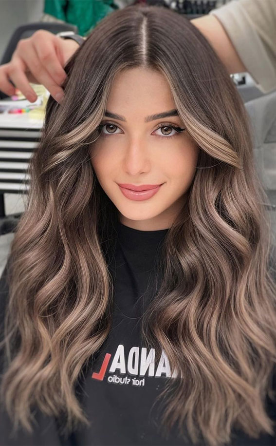 57 Cute Hair Colours and Hairstyles : Brunette Balayage With Subtle Caramel