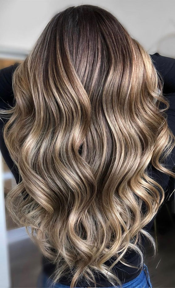 57 Cute Hair Colours and Hairstyles : Glazed Honey Blonde