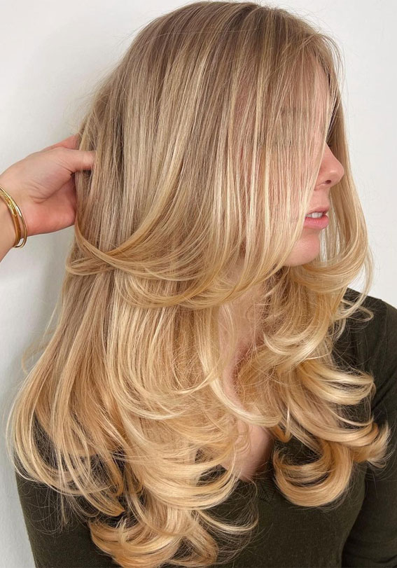 50+ Different Styles of Layered Haircuts : Honey blonde & long layers