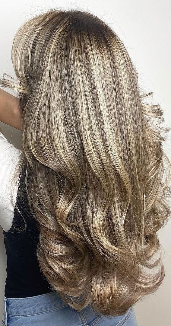 50+ Different Styles of Layered Haircuts : Metallic Ash Blond Layered Soft Waves