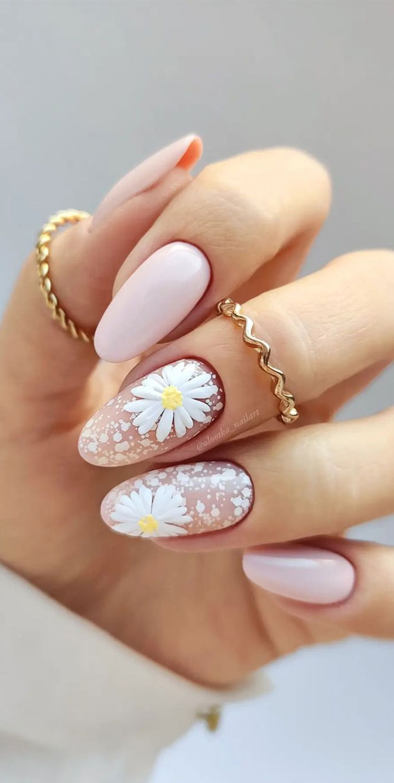 Cute Spring Nails To Inspire You : Daisy Nails