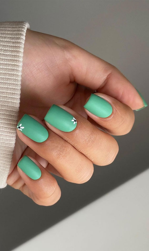 Cute Spring Nails To Inspire You : Matte Green + Floral