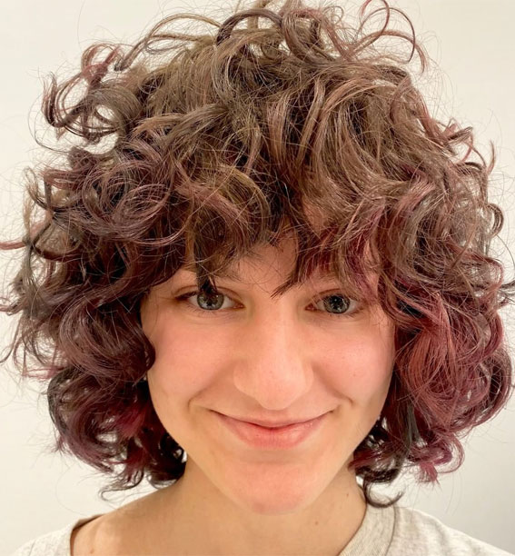 20 Romantic Curly Bob haircuts : Shag Bob with A Touch of Pink