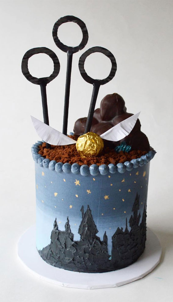 40 The Magical Harry Potter Cake Ideas : Hogwarts Night Time
