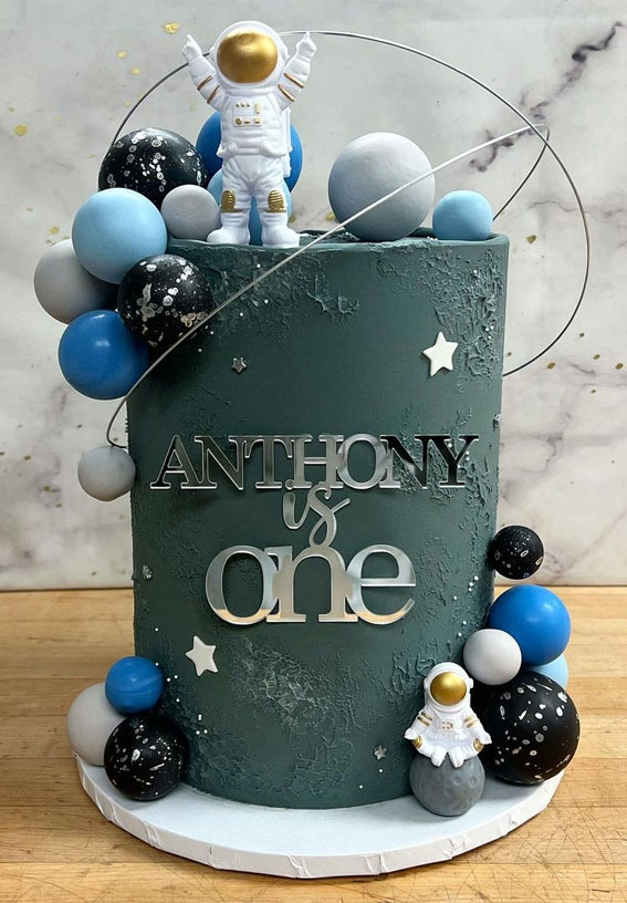 45 Cake Ideas to Remember for Baby’s First Milestone : Space Theme Cake