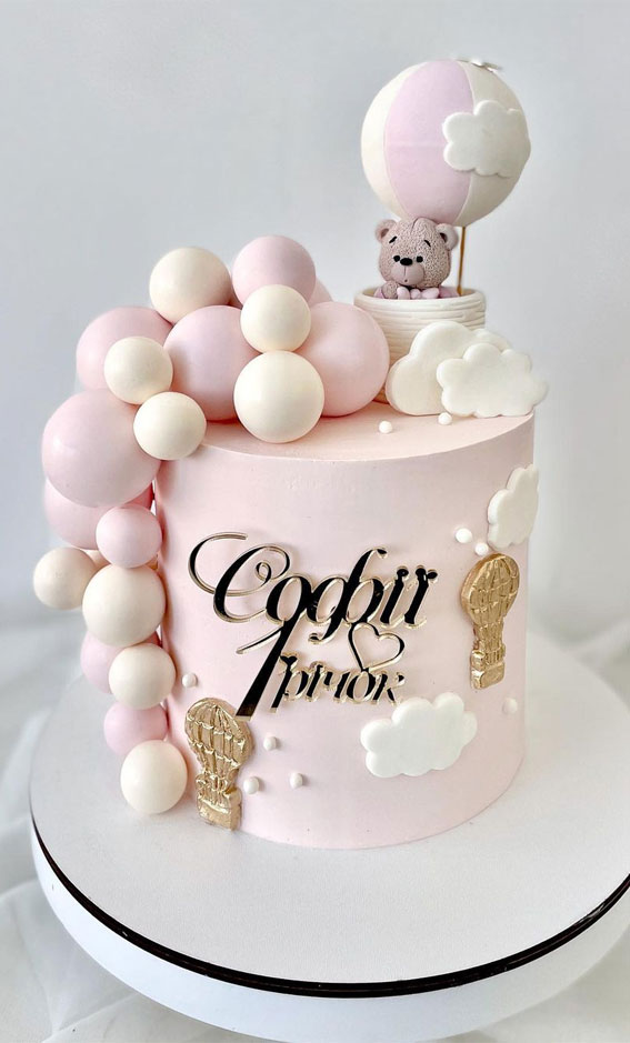 45 Cake Ideas to Remember for Baby’s First Milestone : Hot Air Balloon Cake