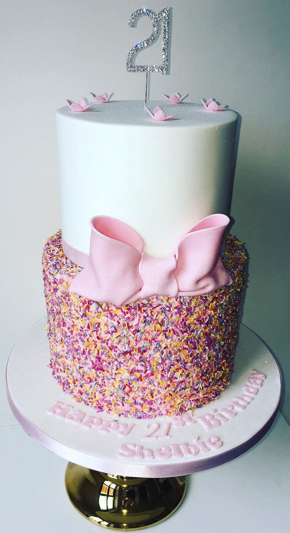 Celebrating 21 Years of Life with these Cake Ideas : Sprinkle + Minnie Inspired Cake