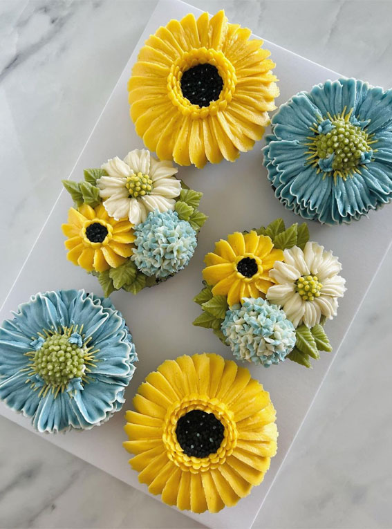 40 Sweet Temptations Irresistible Cupcake Creations : Blue and Yellow Floral Cupcakes