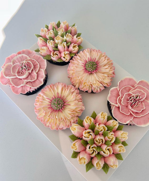 40 Sweet Temptations Irresistible Cupcake Creations : Pink Floral Cupcakes
