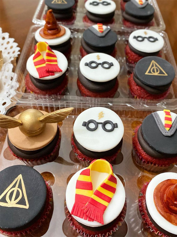 40 Sweet Temptations Irresistible Cupcake Creations : Harry Potter Cupcakes