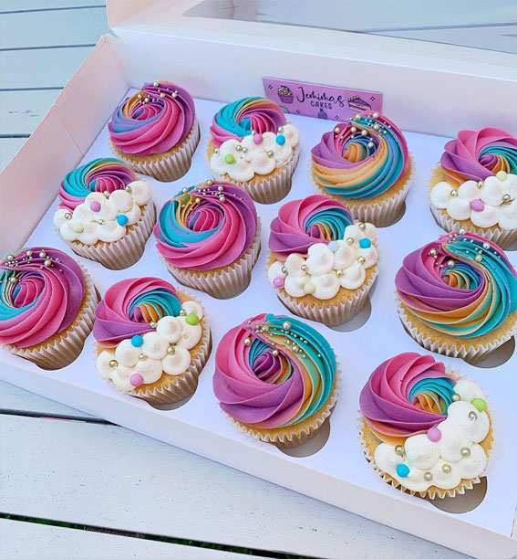 40 Sweet Temptations Irresistible Cupcake Creations : Clouds & Rainbows Cupcakes
