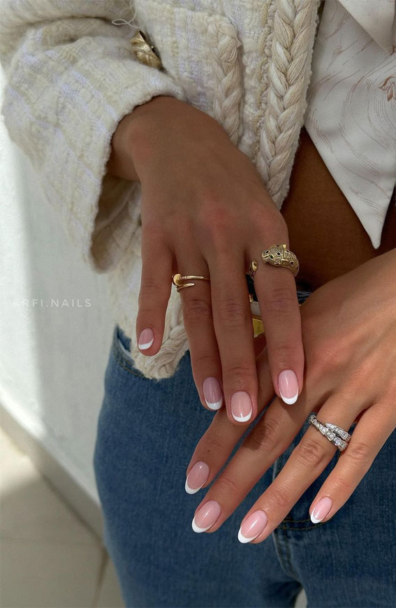 Indulge in the Classic Elegance of French Nails : Minimalist French Tips