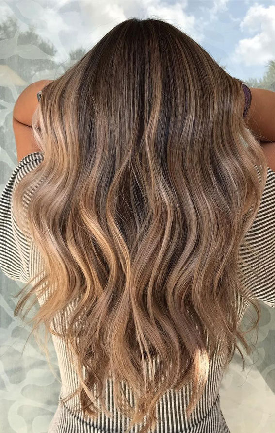 Breathtaking Balayage Hair Colour Ideas : Cool Beige with Blonde Moneypieces