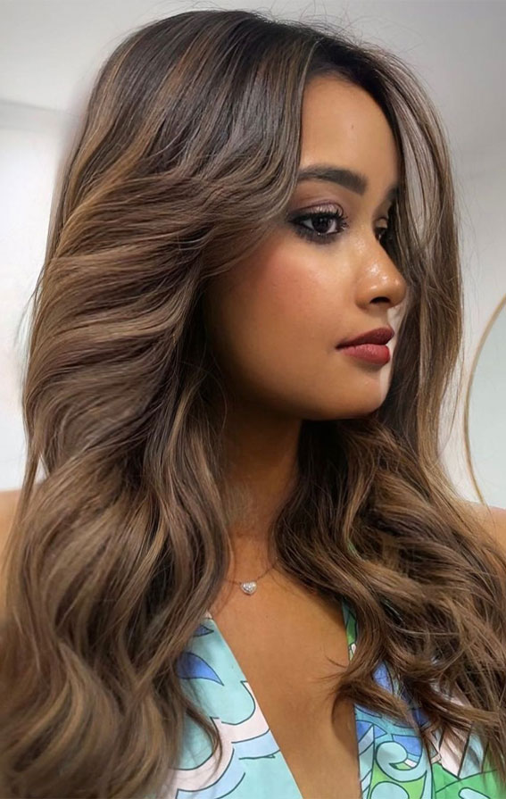 Sophisticated Hair Colour Ideas for a Chic Look : Caramel And Honey Balayage