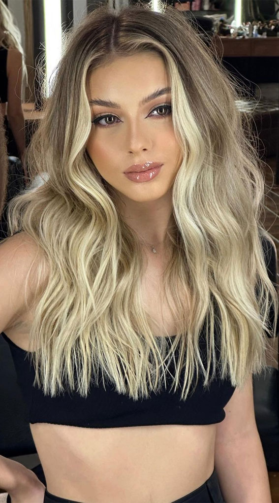 Sophisticated Hair Colour Ideas for a Chic Look : Dirty Beige Blonde