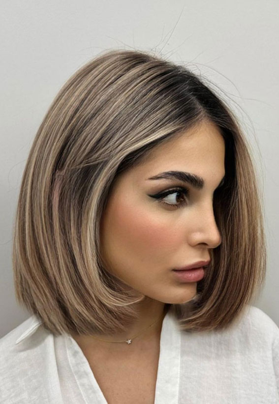 Sophisticated Hair Colour Ideas for a Chic Look : Ash Blonde Bob Side Part