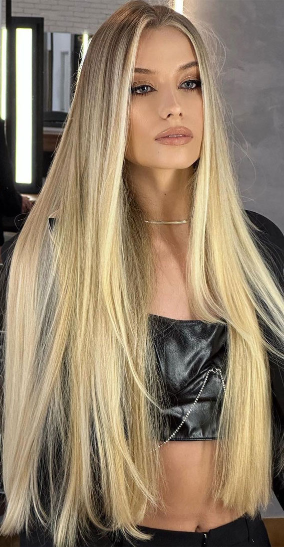 Sophisticated Hair Colour Ideas for a Chic Look : Super Long Hair Blonde Beauty