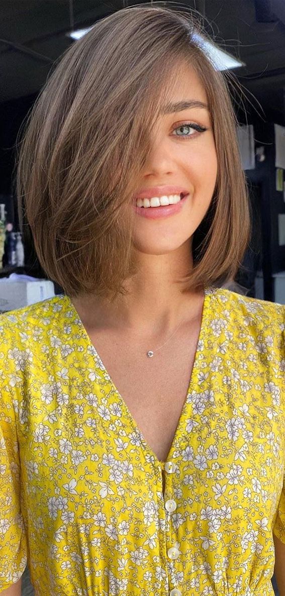 35 Sleek and Chic Bob Hairstyles : Chic Brown Hair Side Part Bob