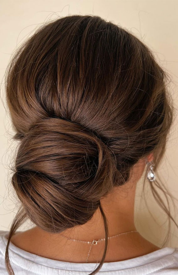 50+ Classic Wedding Hairstyles That Never Go Out of Style : Classic Simple Low Bun