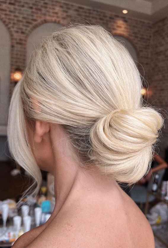 50+ Classic Wedding Hairstyles That Never Go Out of Style : Minimal Bridal Bun