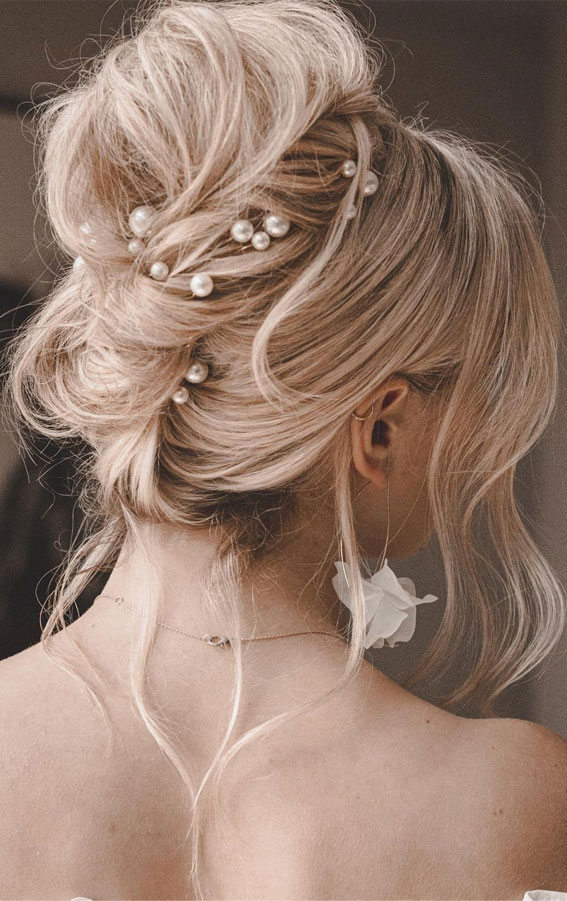 50+ Classic Wedding Hairstyles That Never Go Out of Style : Messy Updo with Pearl Hair Accessories