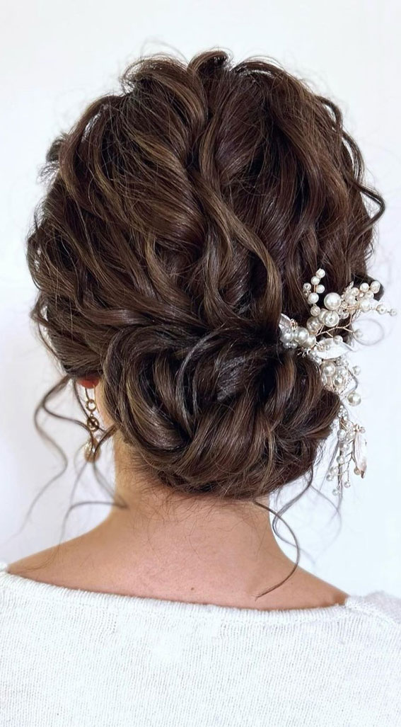 updo hairstyle, classic wedding hairstyles, messy bun updo, updo wedding hairstyle, bridal updo, bridal hairstyles, wedding day hairstyles