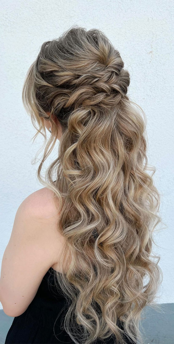 half up half down hairstyle, wedding hairstyle, bridal hairstyle, half up half down curly hairstyles for Black hair, half up ponytail, easy half up half down hairstyles straight hair, half up hairstyles for medium length hair, best wedding hairstyles, half up wedding hairstyles