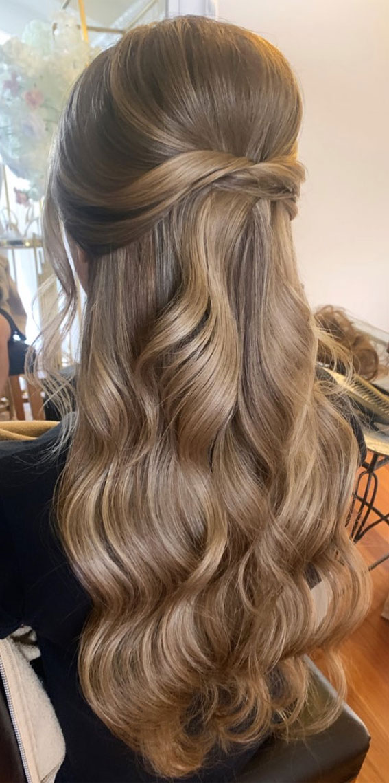 half up half down hairstyle, wedding hairstyle, bridal hairstyle, half up half down curly hairstyles for Black hair, half up ponytail, easy half up half down hairstyles straight hair, half up hairstyles for medium length hair, best wedding hairstyles, half up wedding hairstyles