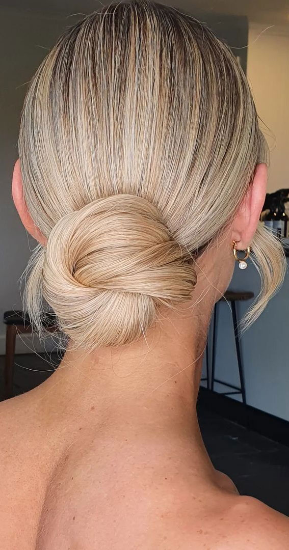 50+ Classic Wedding Hairstyles That Never Go Out of Style : Smooth, sleek and effortless