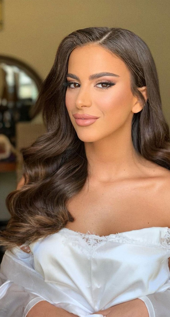 32 Radiant Makeup Looks to Make You Glow on Your Big Day : Neutral Look for Brunette