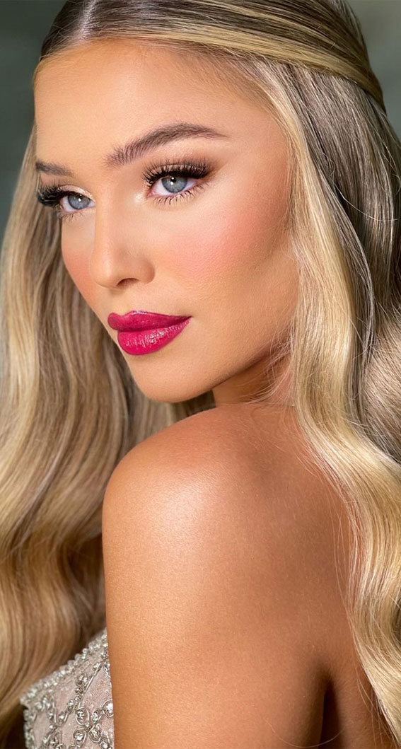 32 Radiant Makeup Looks to Make You Glow on Your Big Day : Deep Pink Lips