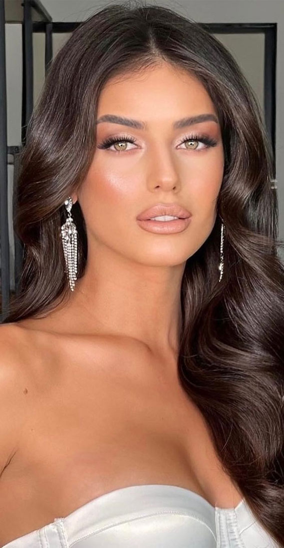 32 Radiant Makeup Looks to Make You Glow on Your Big Day : Brunette Glam Look