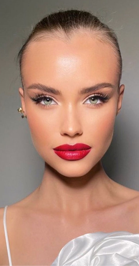 32 Radiant Makeup Looks to Make You Glow on Your Big Day : Glowing + Red Lips