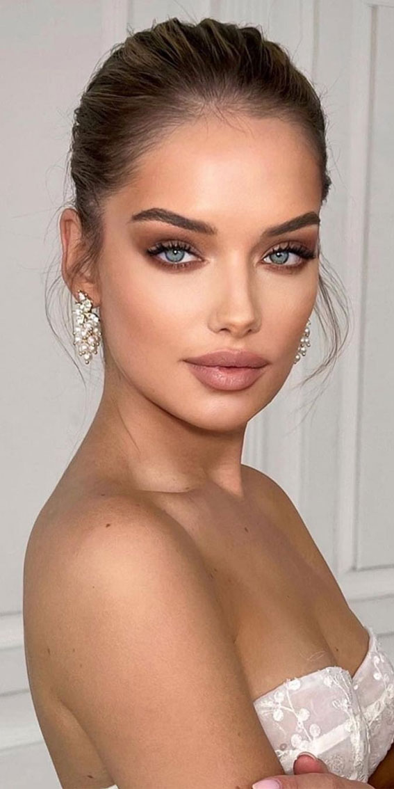 32 Radiant Makeup Looks to Make You Glow on Your Big Day : Glowing Peach  Tone Makeup