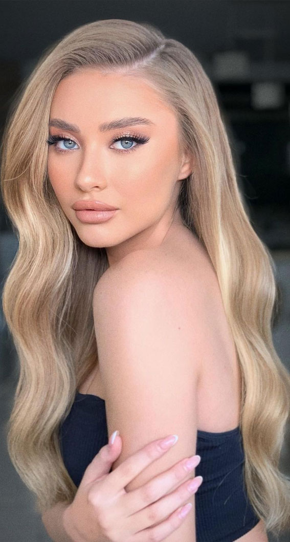 32 Radiant Makeup Looks to Make You Glow on Your Big Day : Soft Peach Tone Blonde Hair