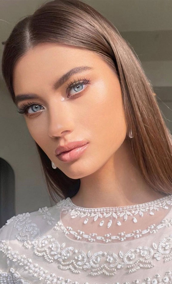 32 Radiant Makeup Looks to Make You Glow on Your Big Day : Radiant Look for Blue-Green Eyes
