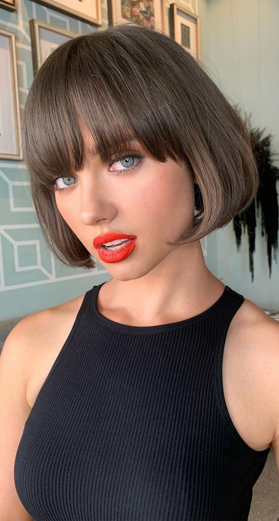 30 Effortless The Low-Maintenance Bob Haircuts : Dark Hair French Bob with Fringe