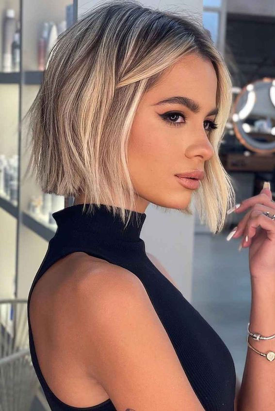 30 Effortless The Low-Maintenance Bob Haircuts : Bronde Bob with Blonde Face Framing