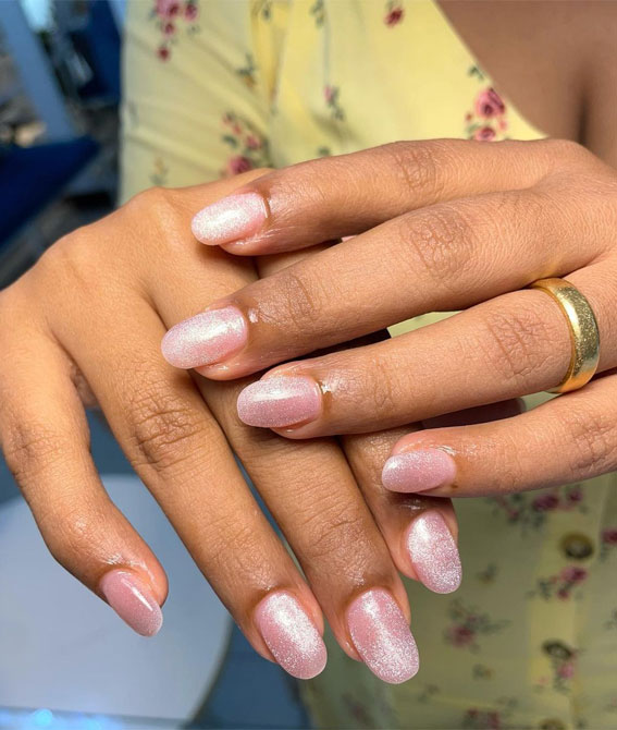 22 Gorgeous Bridal Nail Ideas for Your Big Day : Shimmery Subtle Short Nails