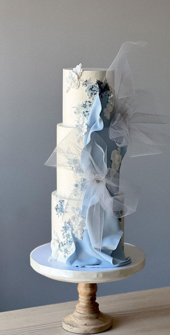 50 Romantic Wedding Cakes Love’s Sweet Symphony : Blue Drape Wedding Cake