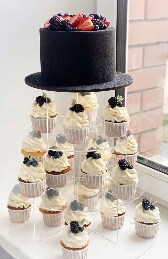 50 Romantic Wedding Cakes Love’s Sweet Symphony : Black Wedding Cake + Cupcakes