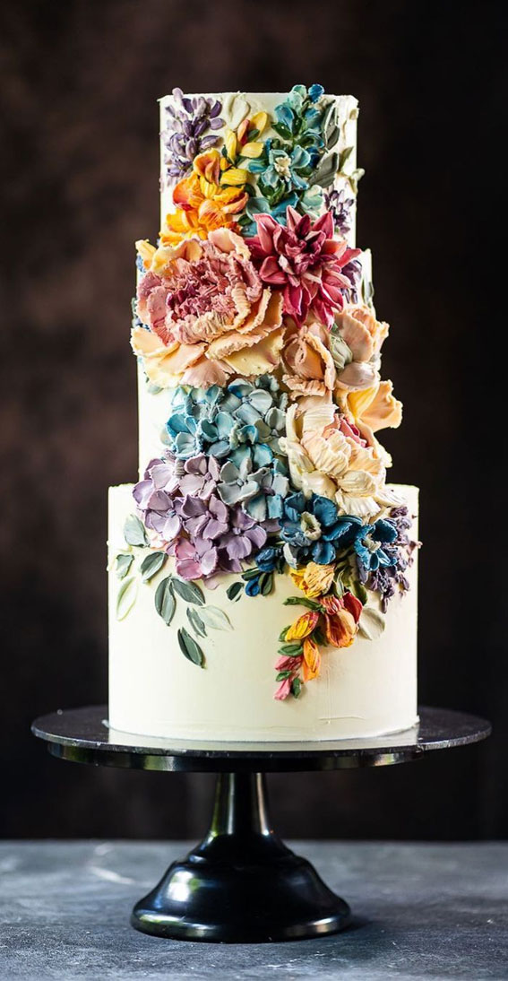 50 Romantic Wedding Cakes Love’s Sweet Symphony : Big Bloom Buttercream Wedding Cake