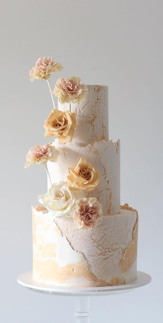 50 Romantic Wedding Cakes Love’s Sweet Symphony : Cracked Inspired Wedding Cake