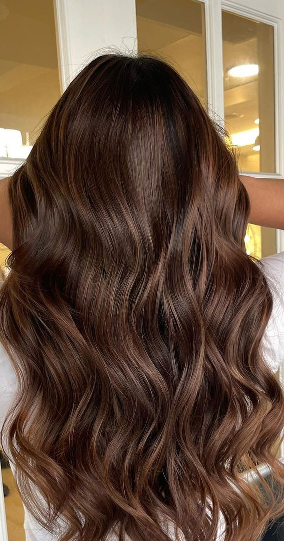 54 Trendy Hair Colour Ideas to Rock This Autumn : Caramel Chestnut Brown