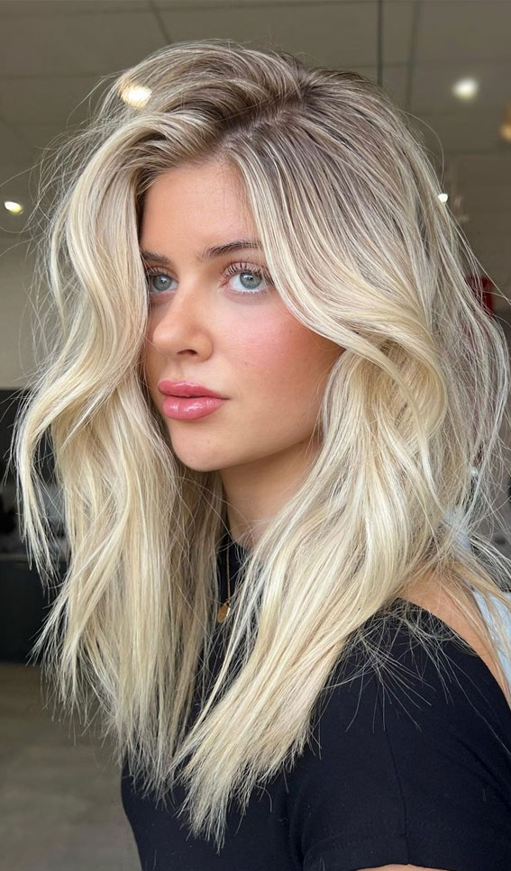 54 Trendy Hair Colour Ideas to Rock This Autumn : Icy Platinum Side Part
