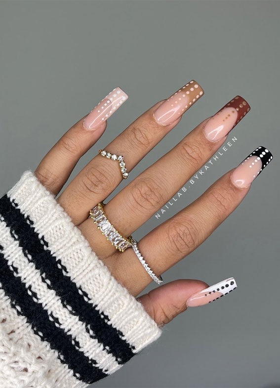 Embrace Autumn with Stunning Nail Art Ideas : Gradient Earthy Elegance Acrylic Nails