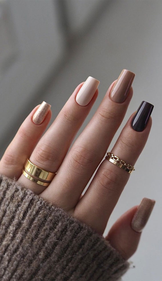 Embrace Autumn with Stunning Nail Art Ideas : Black and Gradient Nude Nails