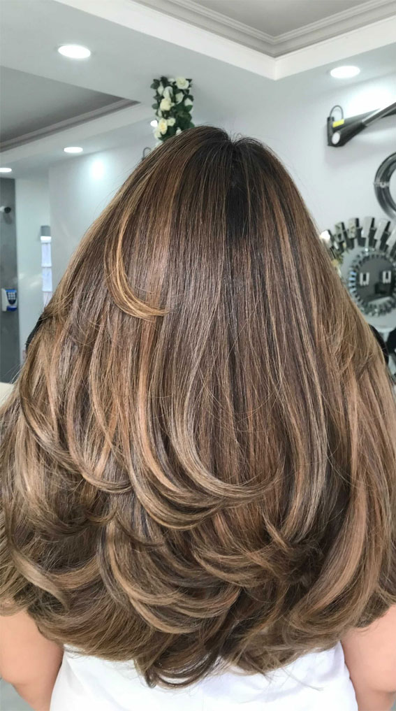 42 Stunning Autumn Hair Colour Ideas to Embrace the Season : Caramel Blend Balayage