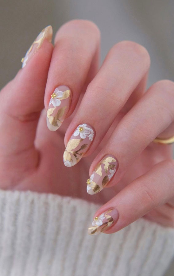 Embrace Autumn with Stunning Nail Art Ideas : White Floral & Gold Leaves